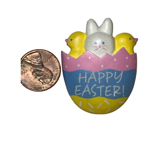 Hallmark Happy Easter Plastic Lapel Pin - Picture 3 of 6
